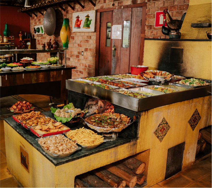comida mineira no fogão a lenha rancho do pote